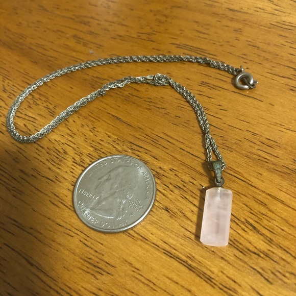 Necklaces and pendants. - Picture 4 of 7